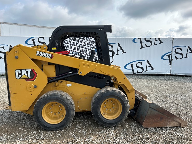 2021-caterpillar-236d3-image-6