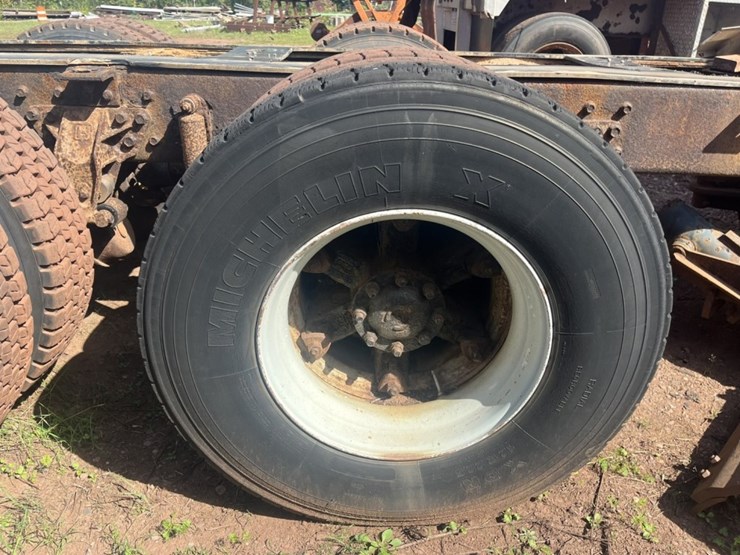 #2688-•-1998-navistar-2674-6x4-day-cab-truck-tractor-image-80