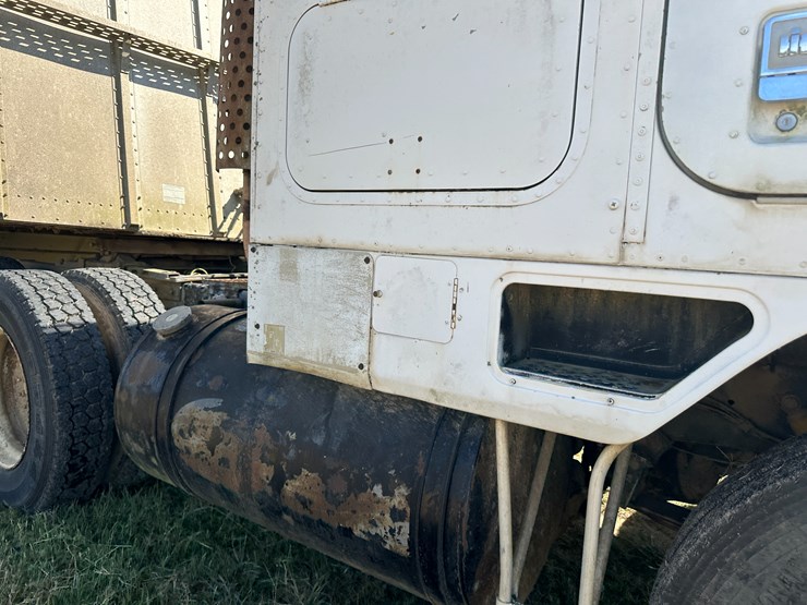 #32159-•-1984-international-co9670-sleeper-truck-tractor-vin:-1hsrdjwr0ehb13117-image-35