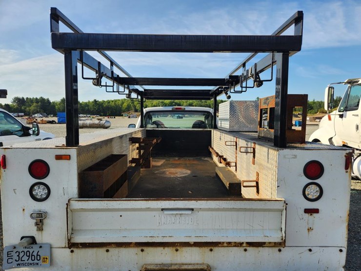 2006-ford-f550-image-39