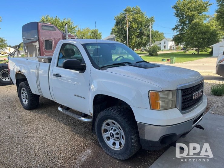 2012-gmc-3500hd-image-3