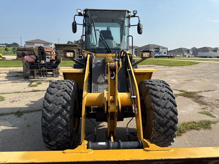 2019-komatsu-wa200-5-image-8