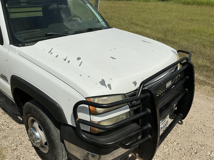 2007-chevrolet-3500-image-13