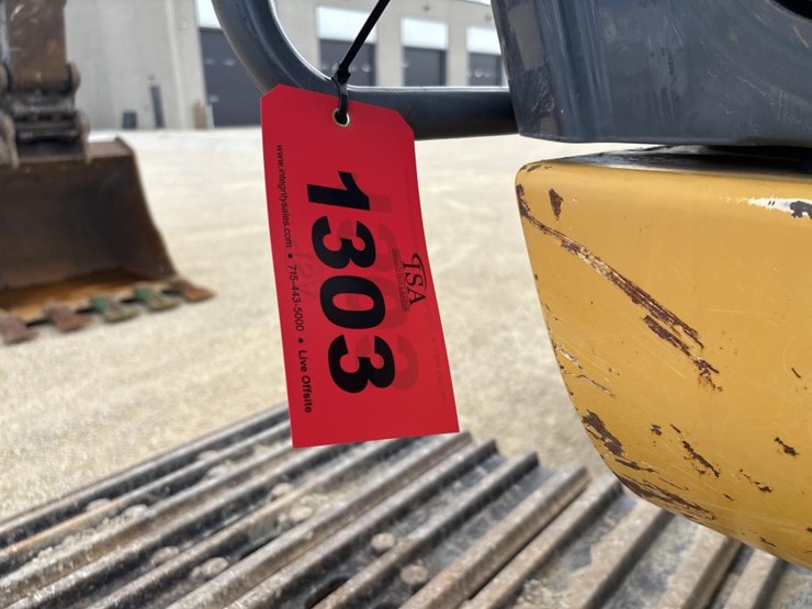 2014-deere-380g-lc-image-68