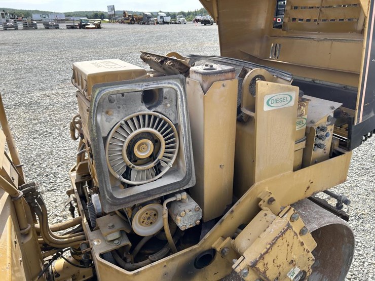 caterpillar-cb-224c-image-32