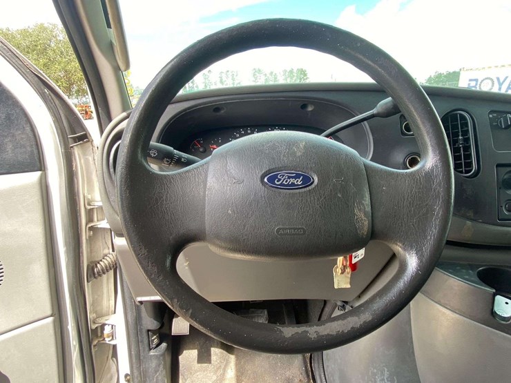 2006-ford-cargo-image-13