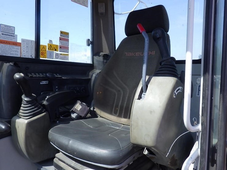 2017-takeuchi-tb290-image-25