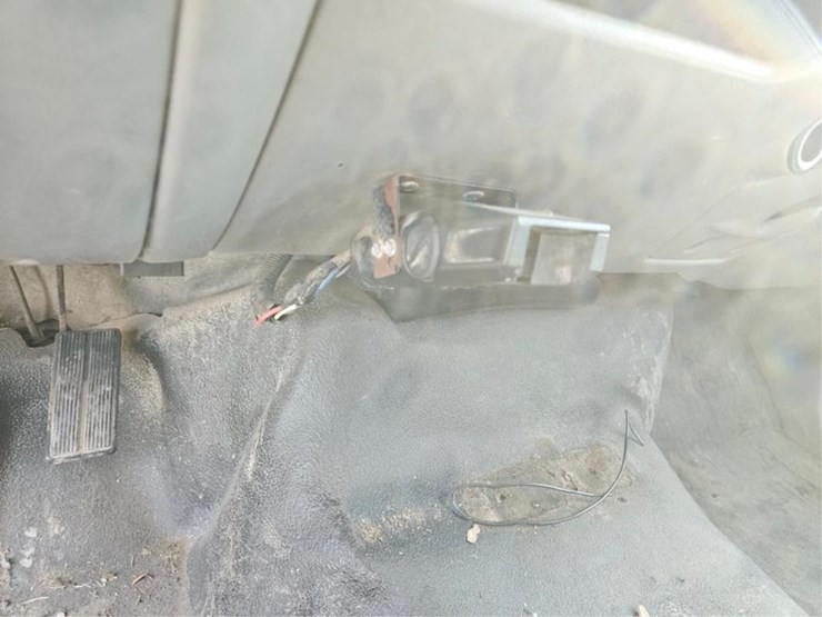 2004-ford-f350-image-26