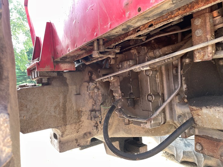 massey-ferguson-2705-image-36