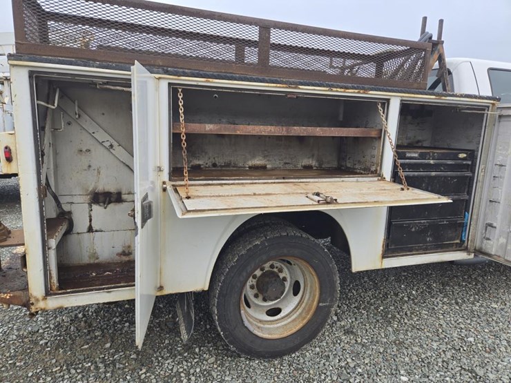 2011-ford-f550-image-24