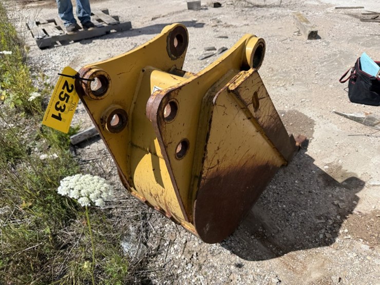 caterpillar-416-image-3