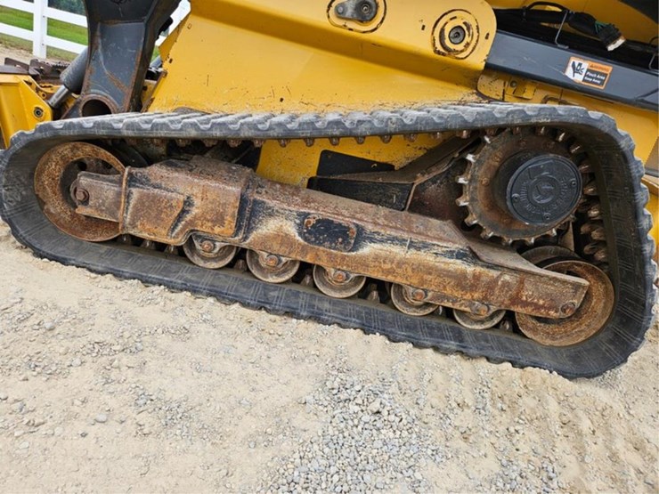 deere-331g-image-13