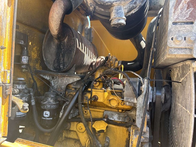 john-deere-444h-image-32