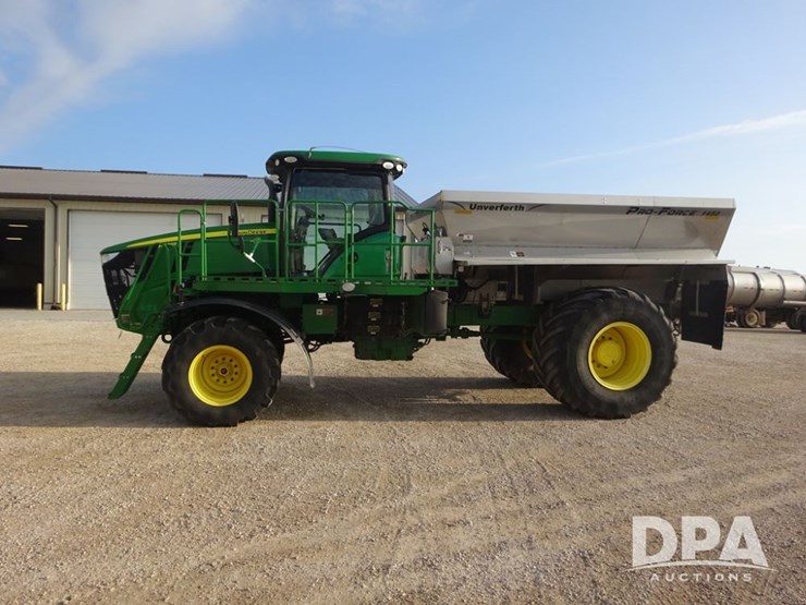2019-john-deere-f4365-image-34