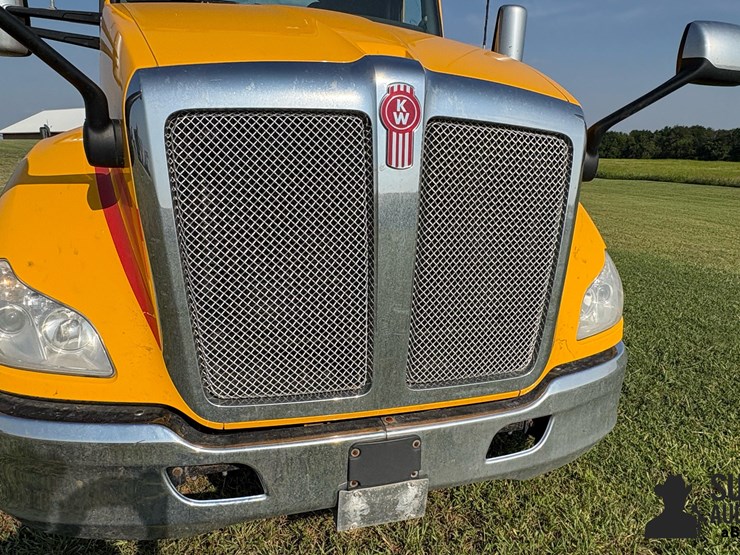 2020-kenworth-t680-image-12