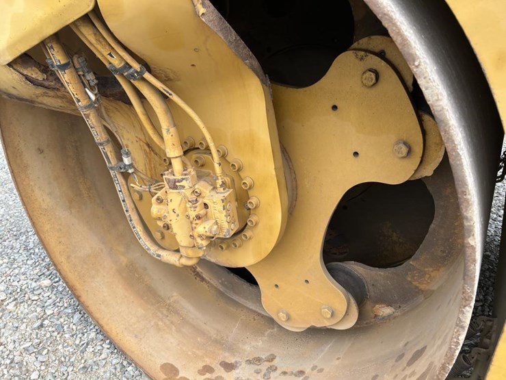 caterpillar-cb54-image-14