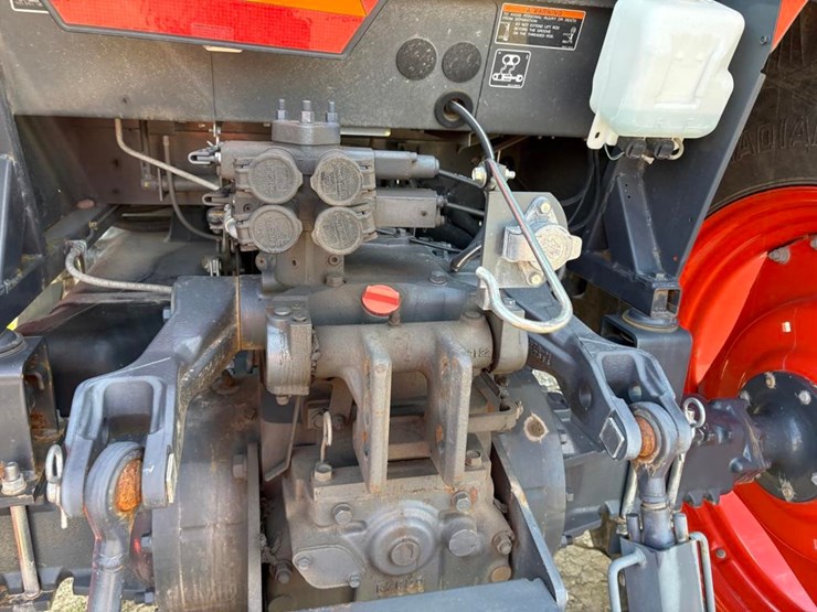 2019-kubota-m6s-111-image-8