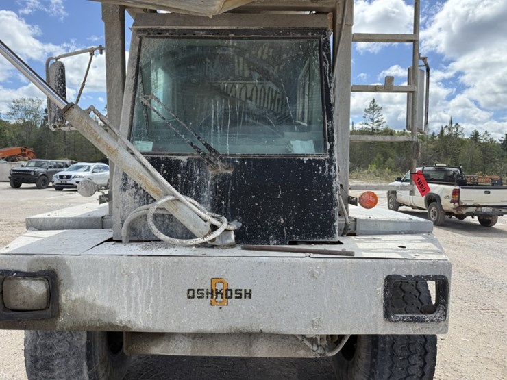 #1553-•-1991-oshkosh-mixer-truck-image-13