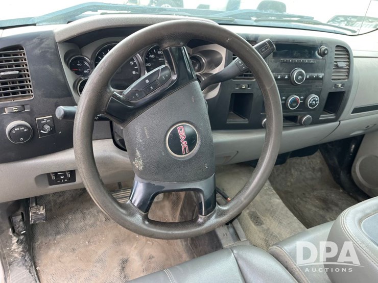 2012-gmc-3500hd-image-39
