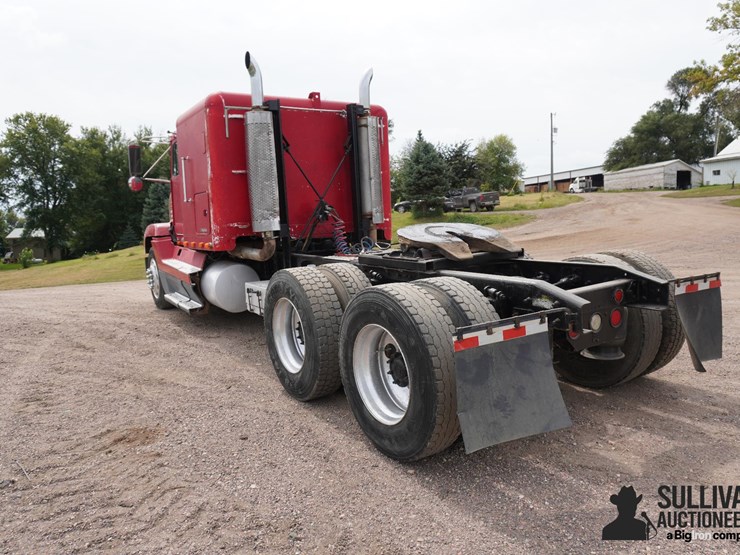 2000-freightliner-fld120-image-7