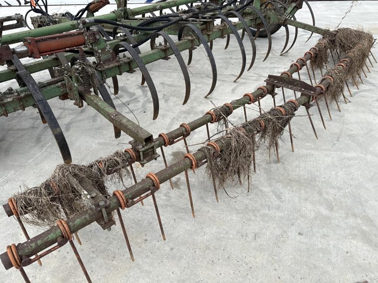 john-deere-18-image-19