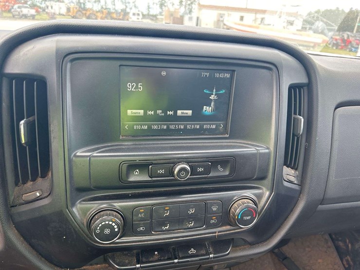 2016-chevrolet-silverado-3500hd-image-15