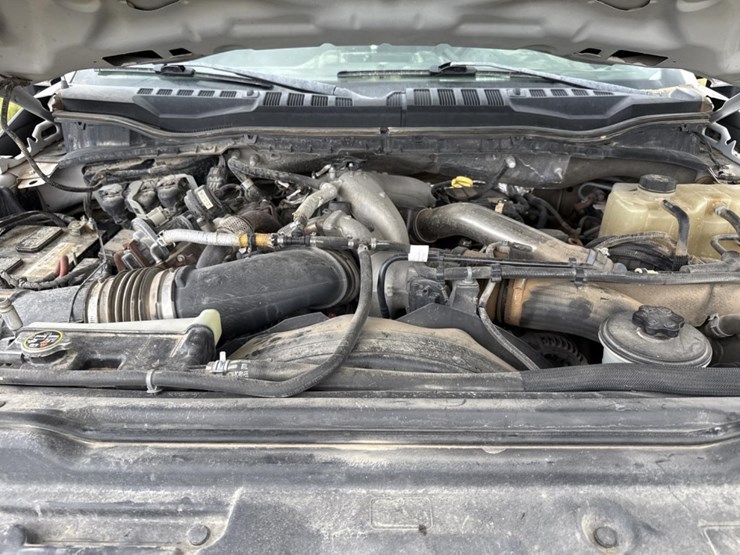2020-ford-f550-image-12