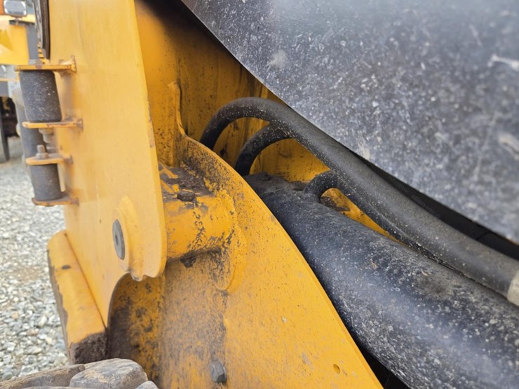 2010-jcb-180-image-19