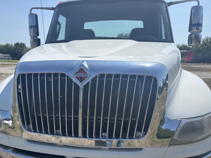 2014-international-durastar-4400-image-13
