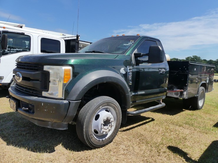 2017-ford-f450-xl-image-1