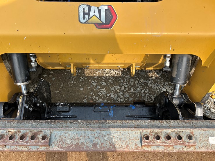 2021-caterpillar-236d3-image-9