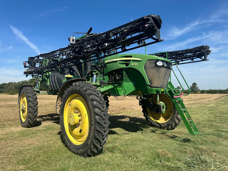 2011-john-deere-4730-image-2
