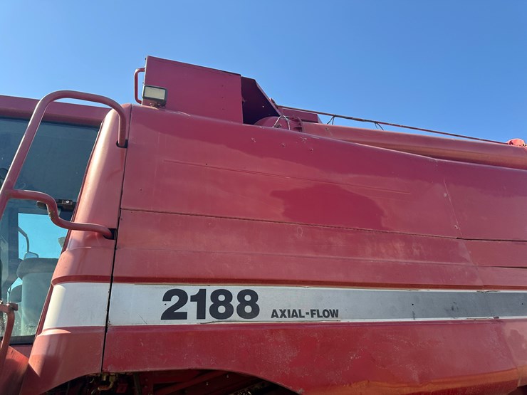 #32155-•-1997-case-international-2188-combine-image-20