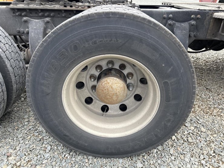 #5003-•-2009-freightliner-sleeper-cab-truck-tractor-image-62