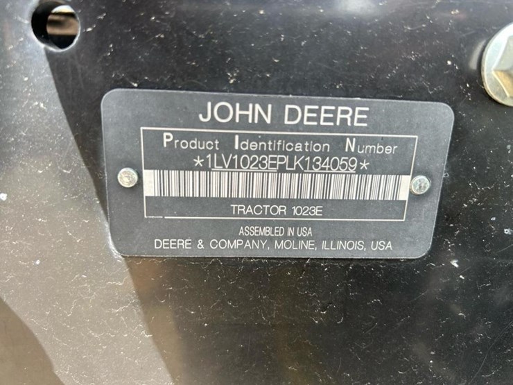 2020-john-deere-1023e-image-2