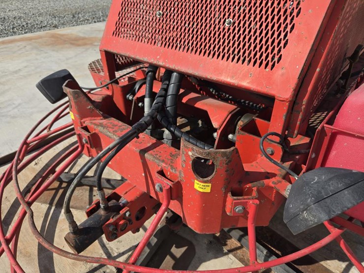 kubota-v3300t-image-14