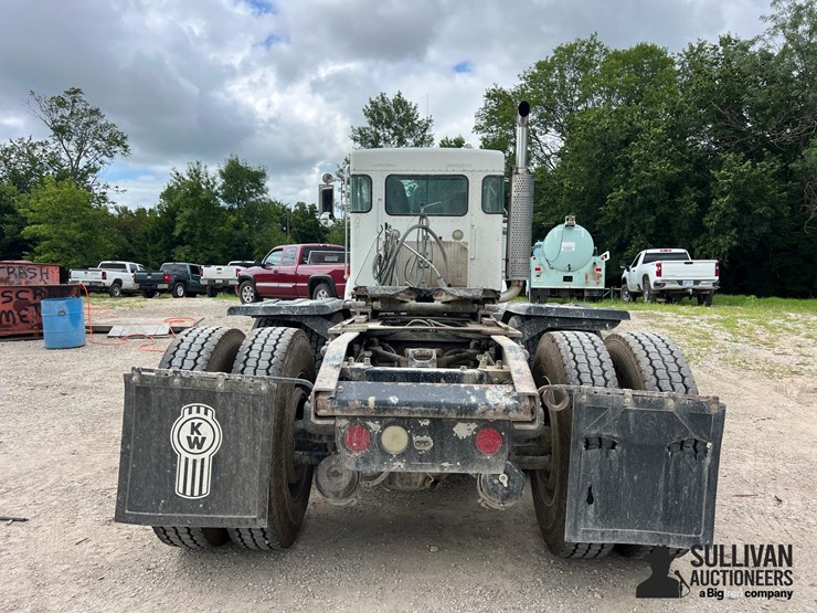 2003-kenworth-w900-image-6
