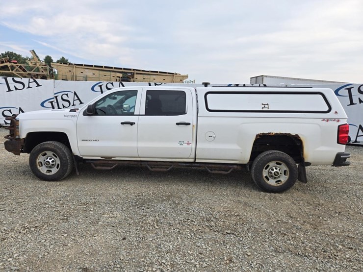 2015-chevrolet-2500hd-image-2