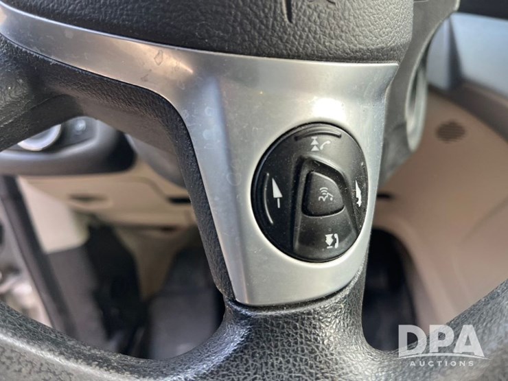 2015-ford-escape-se-image-40