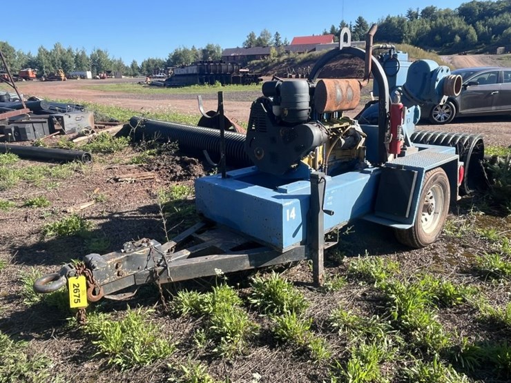#2675-•-towable-water-pump-image-4