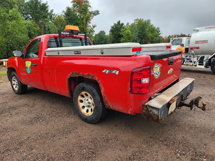 2013-chevrolet-silverado-1500-image-3