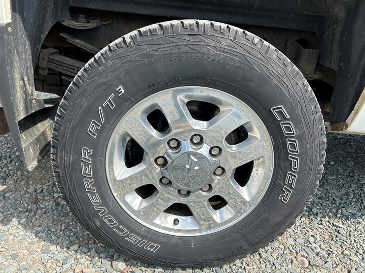 2014-chevrolet-3500-image-57