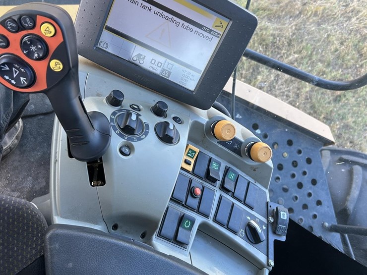 2013-claas-lexion-750-image-35