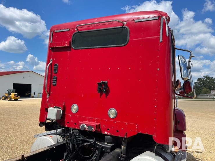2007-freightliner-columbia-truck-(jn2954,-unit-2158)-image-34