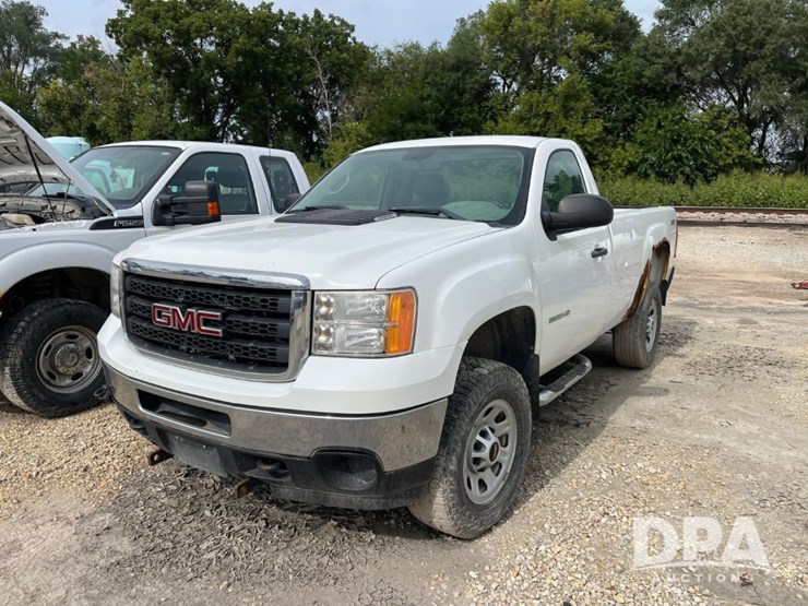 2012-gmc-3500hd-image-1