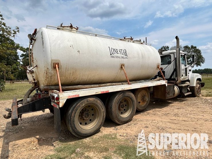 (x)-(1-20)-2010-mack-pinnacle-80-bbl-3-axle-vacuum...-image-3