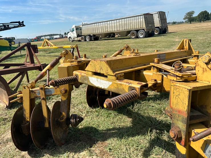#32162-•-prime-1016-9"-tandem-levee-plow-image-21