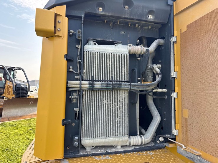 2019-deere-744l-image-12