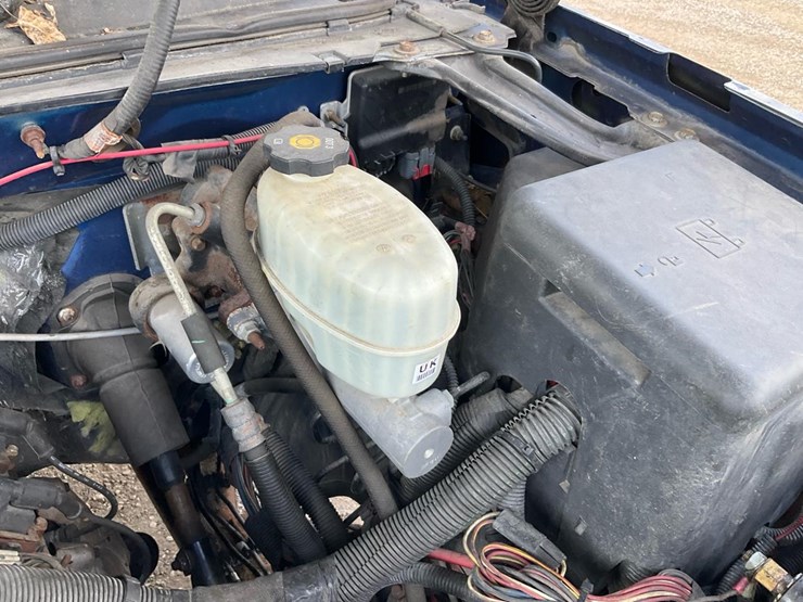 2004-chevrolet-k2500-image-68
