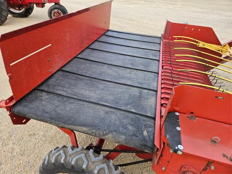 new-holland-166-image-13